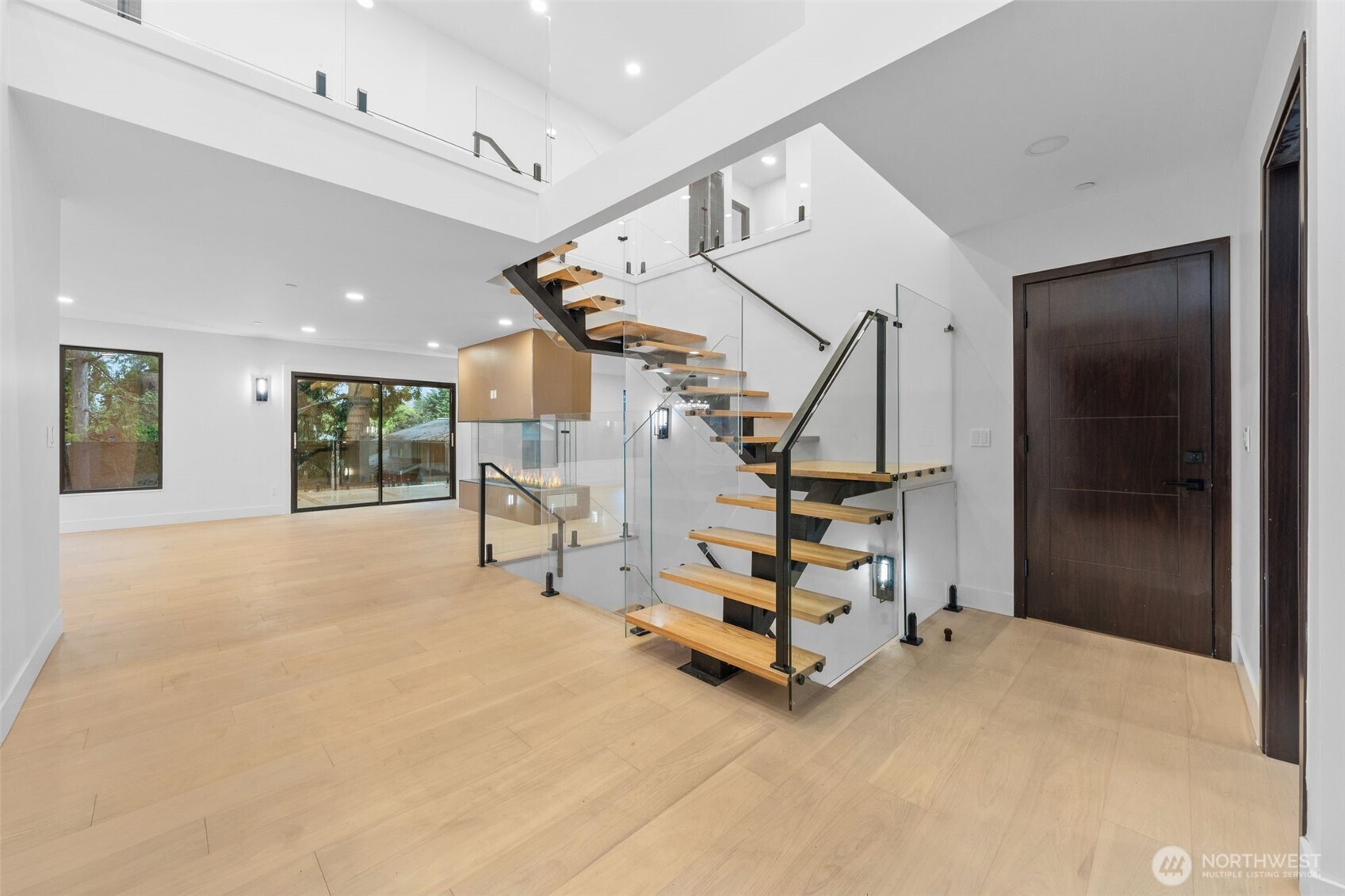 7907 240th Street Southwest Edmonds, WA 98026 - Photo 4 of 36