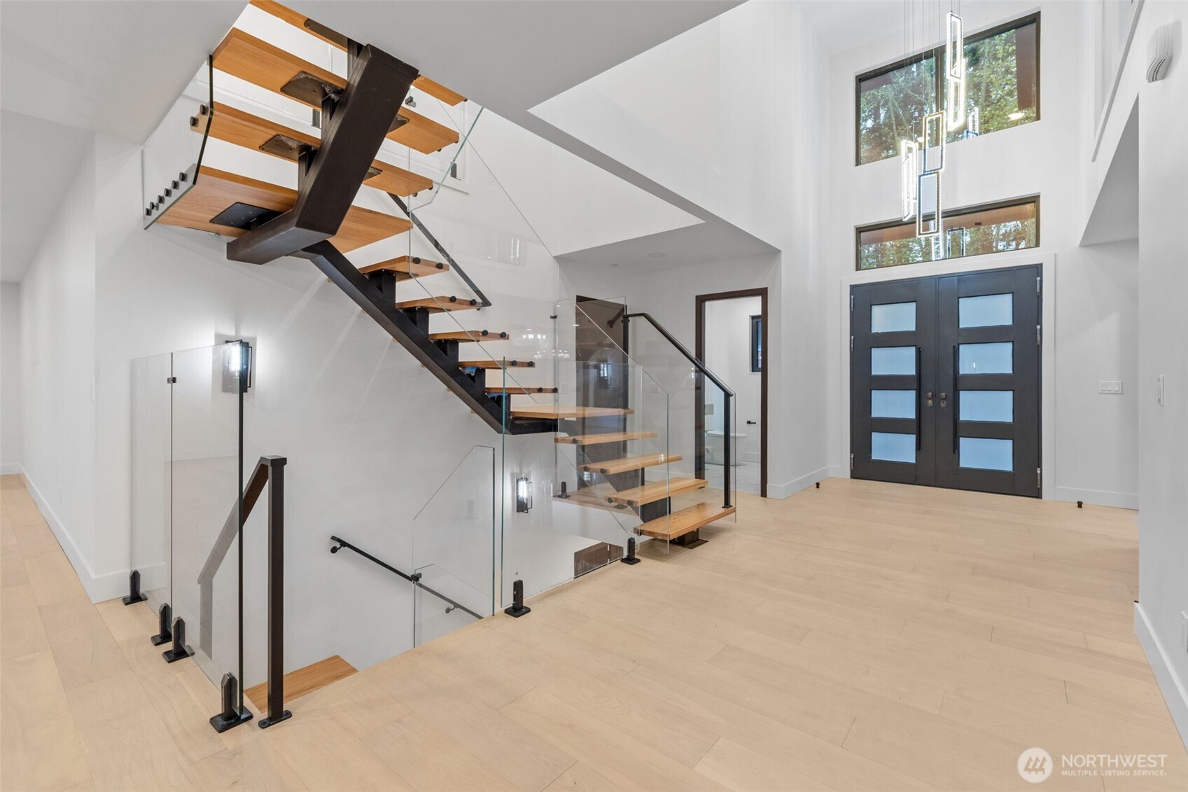 7907 240th Street Southwest Edmonds, WA 98026 - Photo 5 of 36