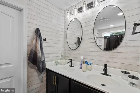 $393,500 | 403 Twin Creeks Drive, Salisbury, MD 21804