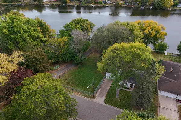 $170,000 | 509 Gentry Avenue North, Oakdale, MN 55128