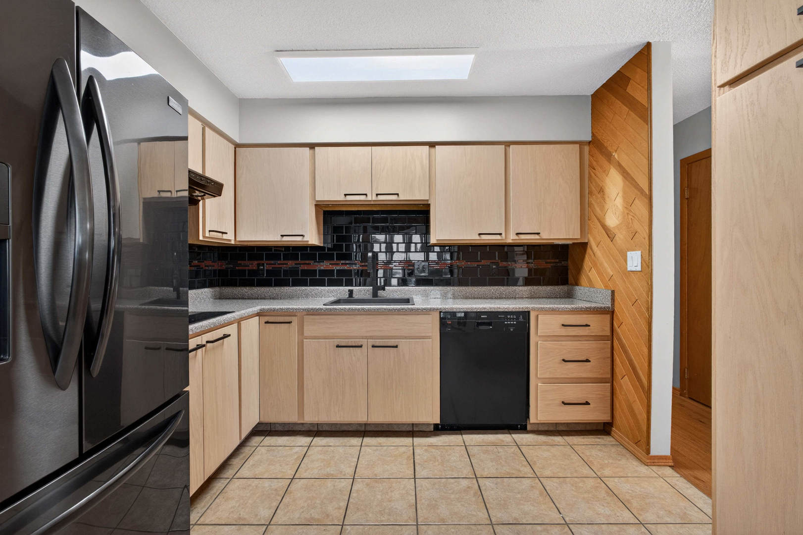 4718 North Ripley Street Davenport, IA 52806 - Photo 10 of 41