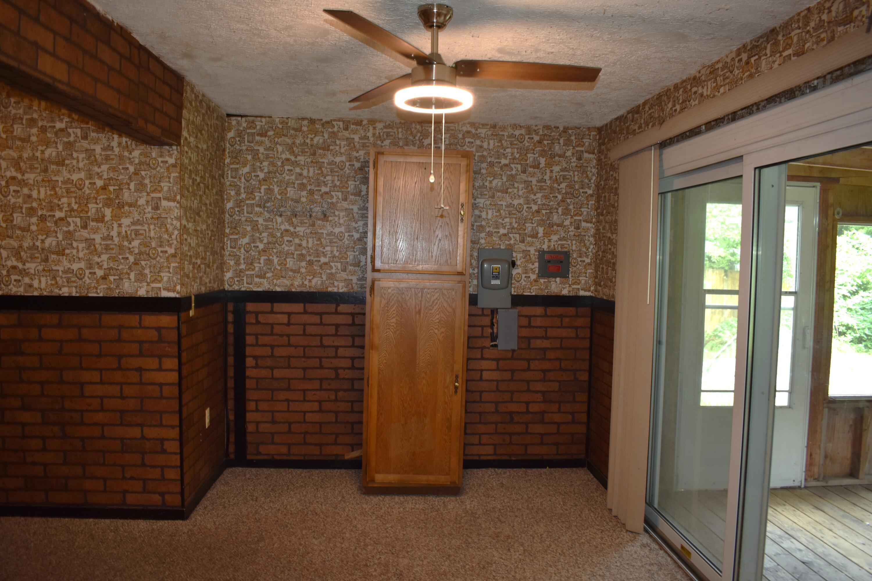 5280 Sutton Road Ann Arbor, MI 48105 - Photo 7 of 28 DSC_0023