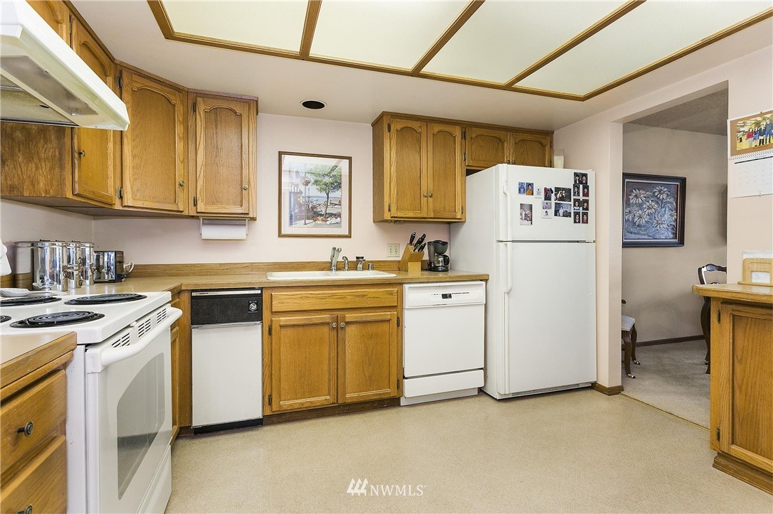 524 Maple Street, Unit 106 Edmonds, WA 98020 - Photo 3 of 10 Gallery Image 3