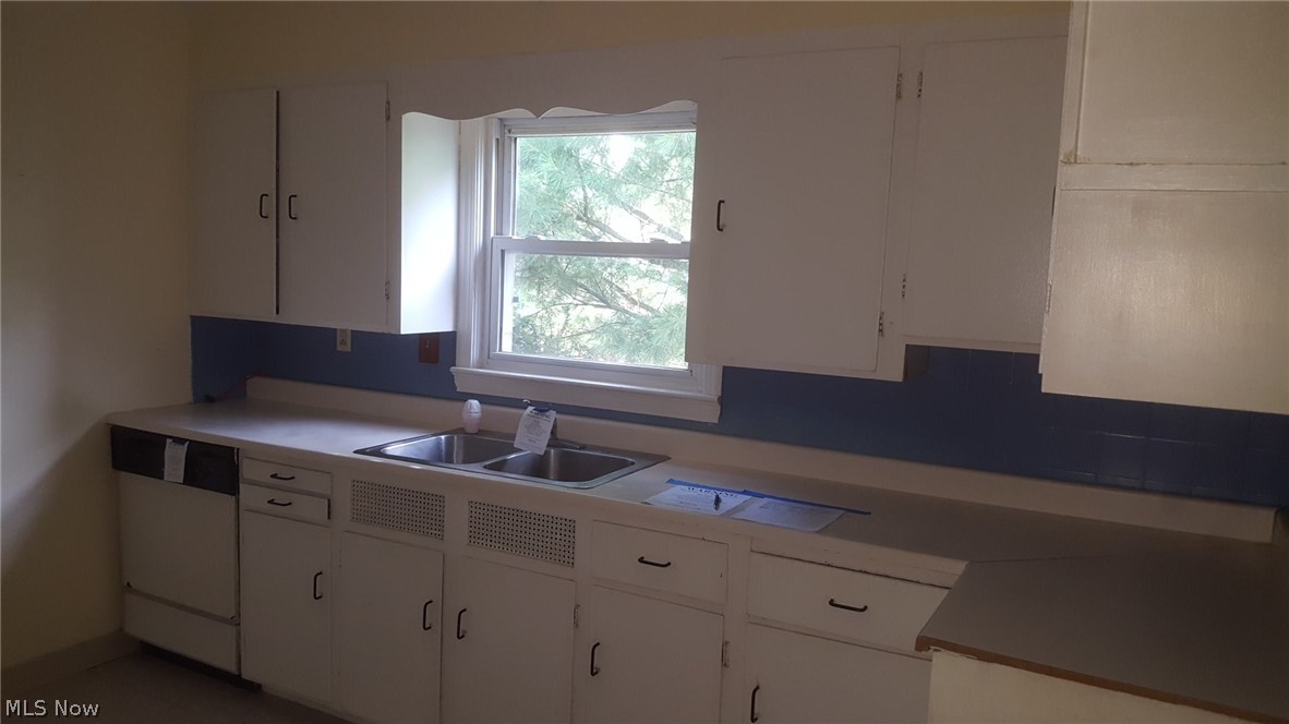 456 Quentin Road Eastlake, OH 44095 - Photo 10 of 22 Gallery Image 10