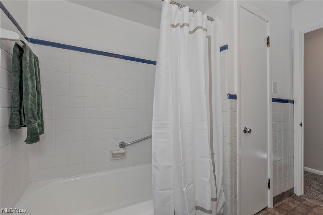 4402 Bayard Road South Euclid, OH 44121 - Photo 18 of 27 First floor full bathroom