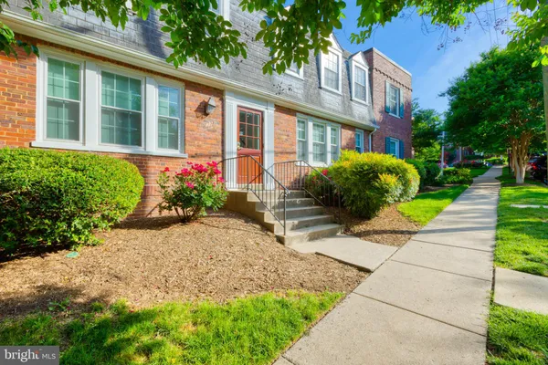 $2,275 | 1900 Key Boulevard, Unit 464, Arlington, VA 22201