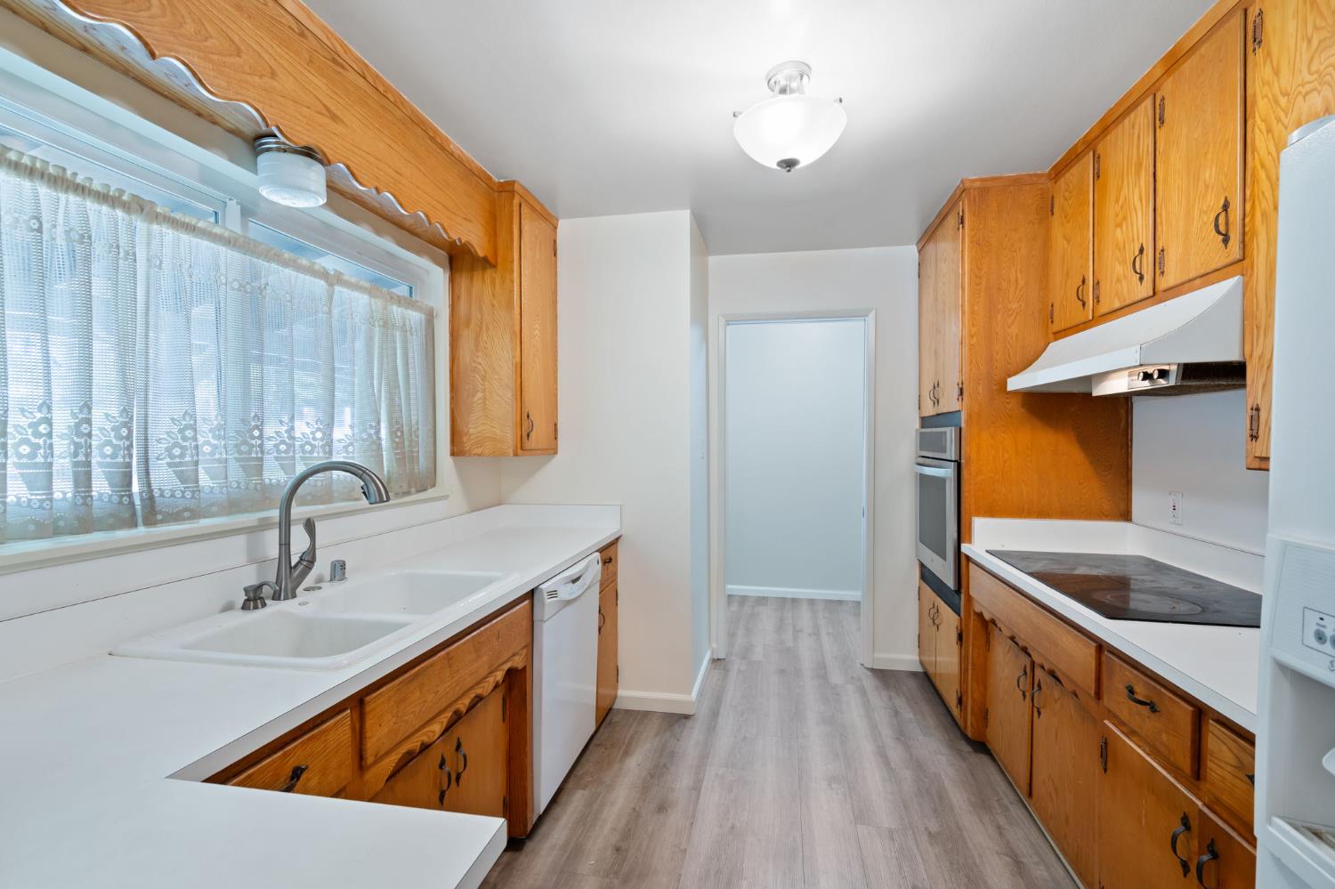 3338 Deodar Street Carmichael, CA 95608 - Photo 13 of 27