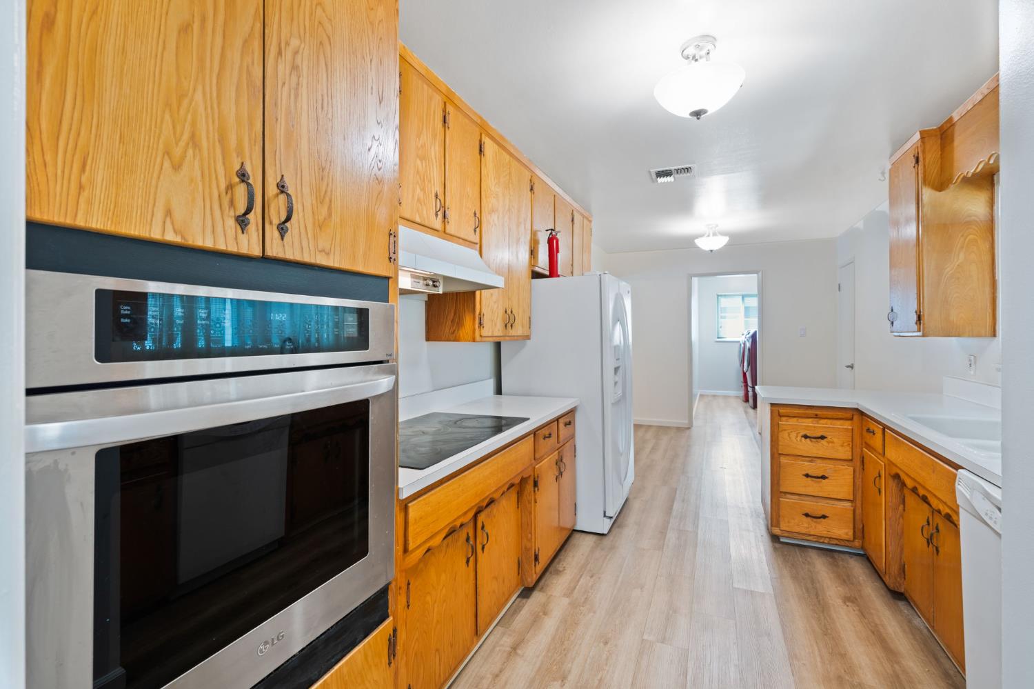 3338 Deodar Street Carmichael, CA 95608 - Photo 14 of 27