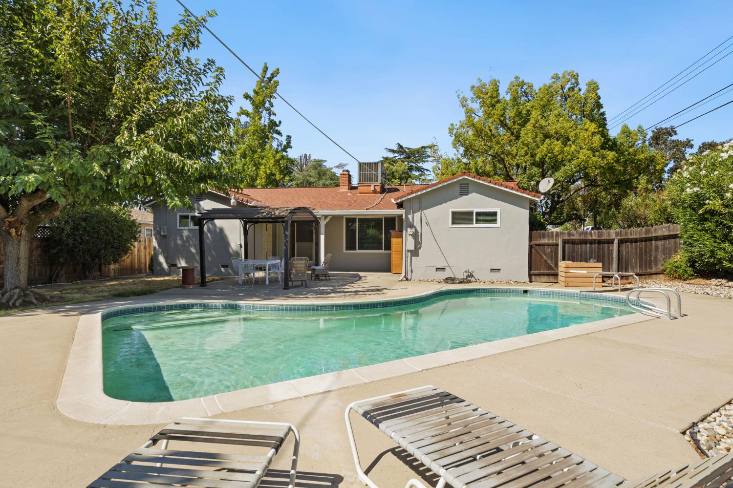 3338 Deodar Street Carmichael, CA 95608 - Photo 22 of 27