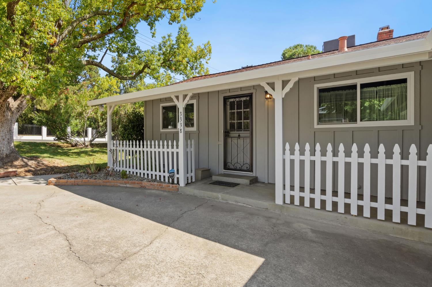 3338 Deodar Street Carmichael, CA 95608 - Photo 4 of 27