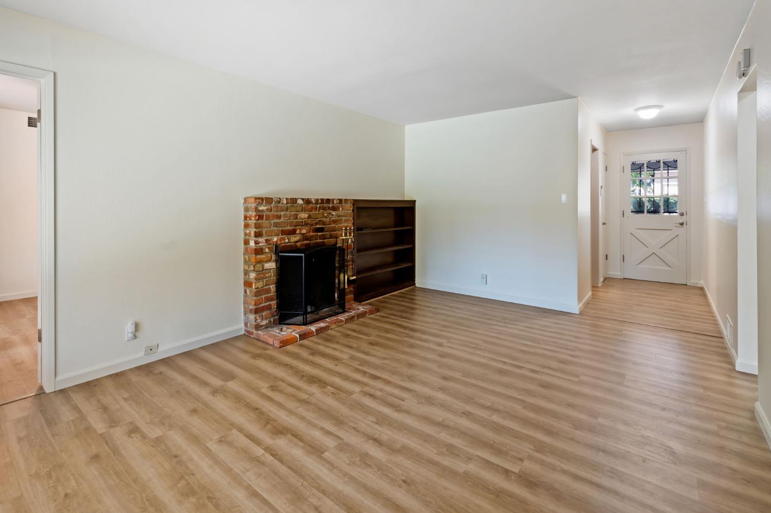 3338 Deodar Street Carmichael, CA 95608 - Photo 5 of 27