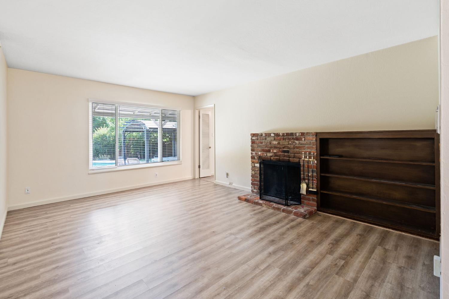 3338 Deodar Street Carmichael, CA 95608 - Photo 7 of 27