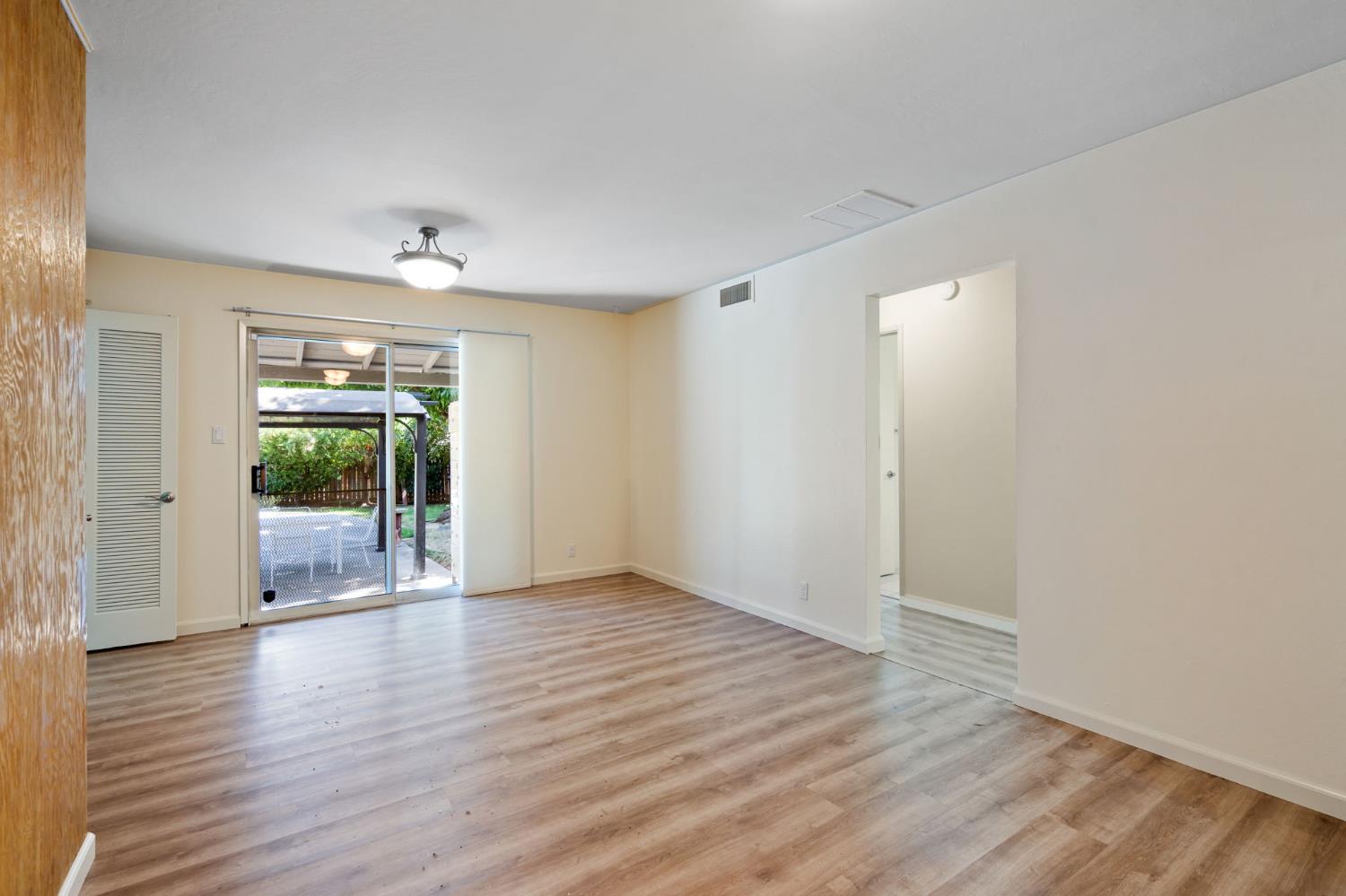 3338 Deodar Street Carmichael, CA 95608 - Photo 10 of 27