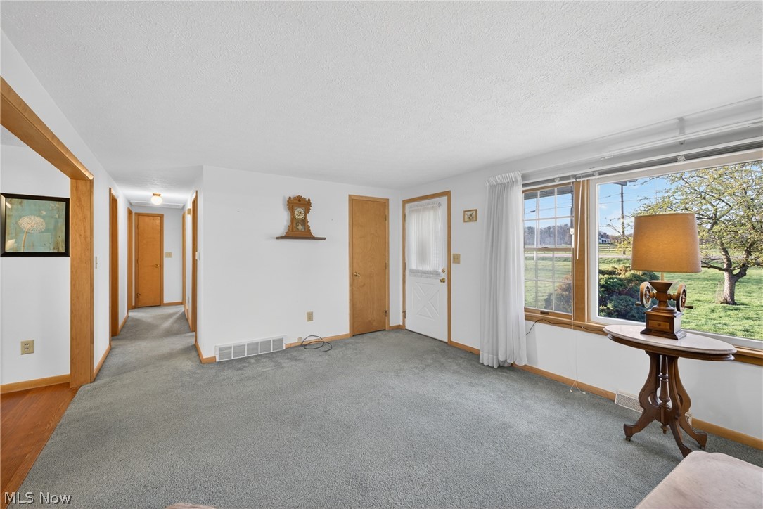 16801 Kinsman Road Middlefield, OH 44062 - Photo 5 of 38