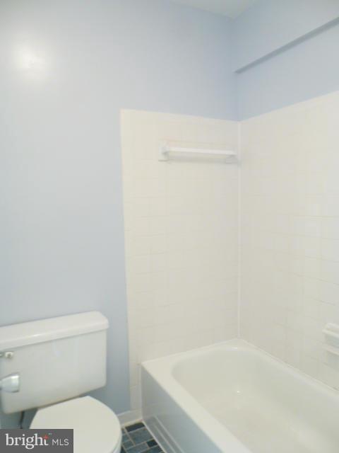 6280 Edsall Road, Unit 402 Alexandria, VA 22312 - Photo 16 of 27 Bath (Master)