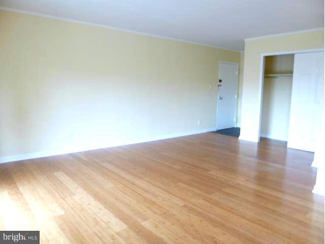 6280 Edsall Road, Unit 402 Alexandria, VA 22312 - Photo 3 of 27 Living Room