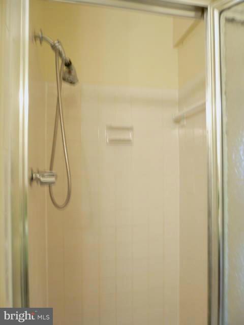 6280 Edsall Road, Unit 402 Alexandria, VA 22312 - Photo 21 of 27 Hall Bath