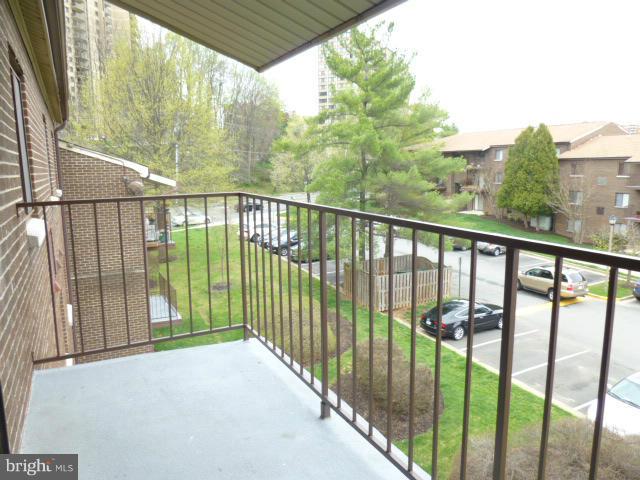 6280 Edsall Road, Unit 402 Alexandria, VA 22312 - Photo 23 of 27 Balcony