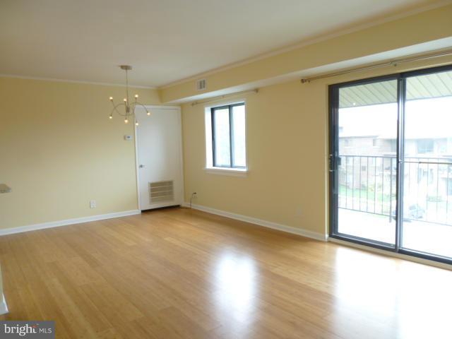6280 Edsall Road, Unit 402 Alexandria, VA 22312 - Photo 4 of 27 Living Room