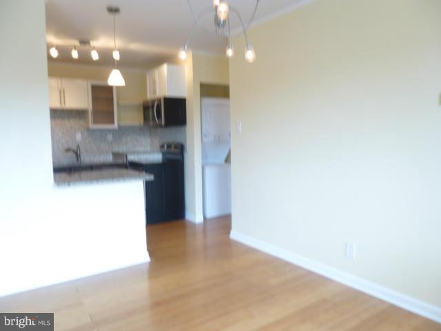 6280 Edsall Road, Unit 402 Alexandria, VA 22312 - Photo 6 of 27 Kitchen & Dining Room
