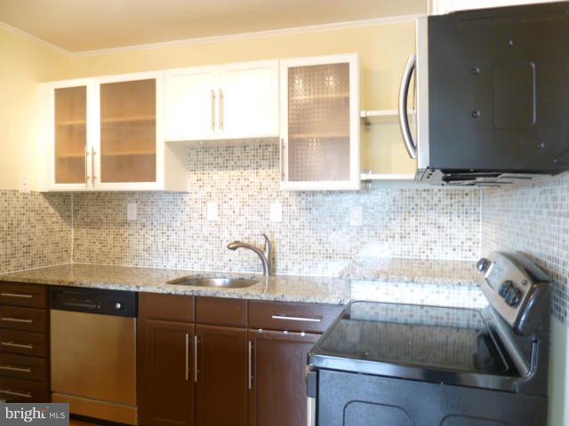 6280 Edsall Road, Unit 402 Alexandria, VA 22312 - Photo 9 of 27 Kitchen