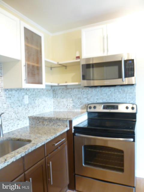 6280 Edsall Road, Unit 402 Alexandria, VA 22312 - Photo 10 of 27 Kitchen