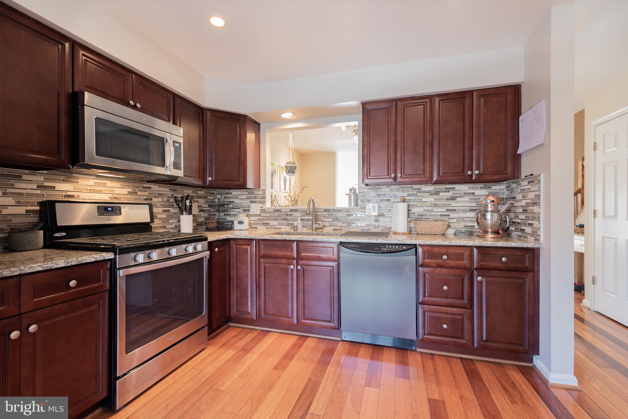 22061 Manning Square Sterling, VA 20166 - Photo 14 of 33