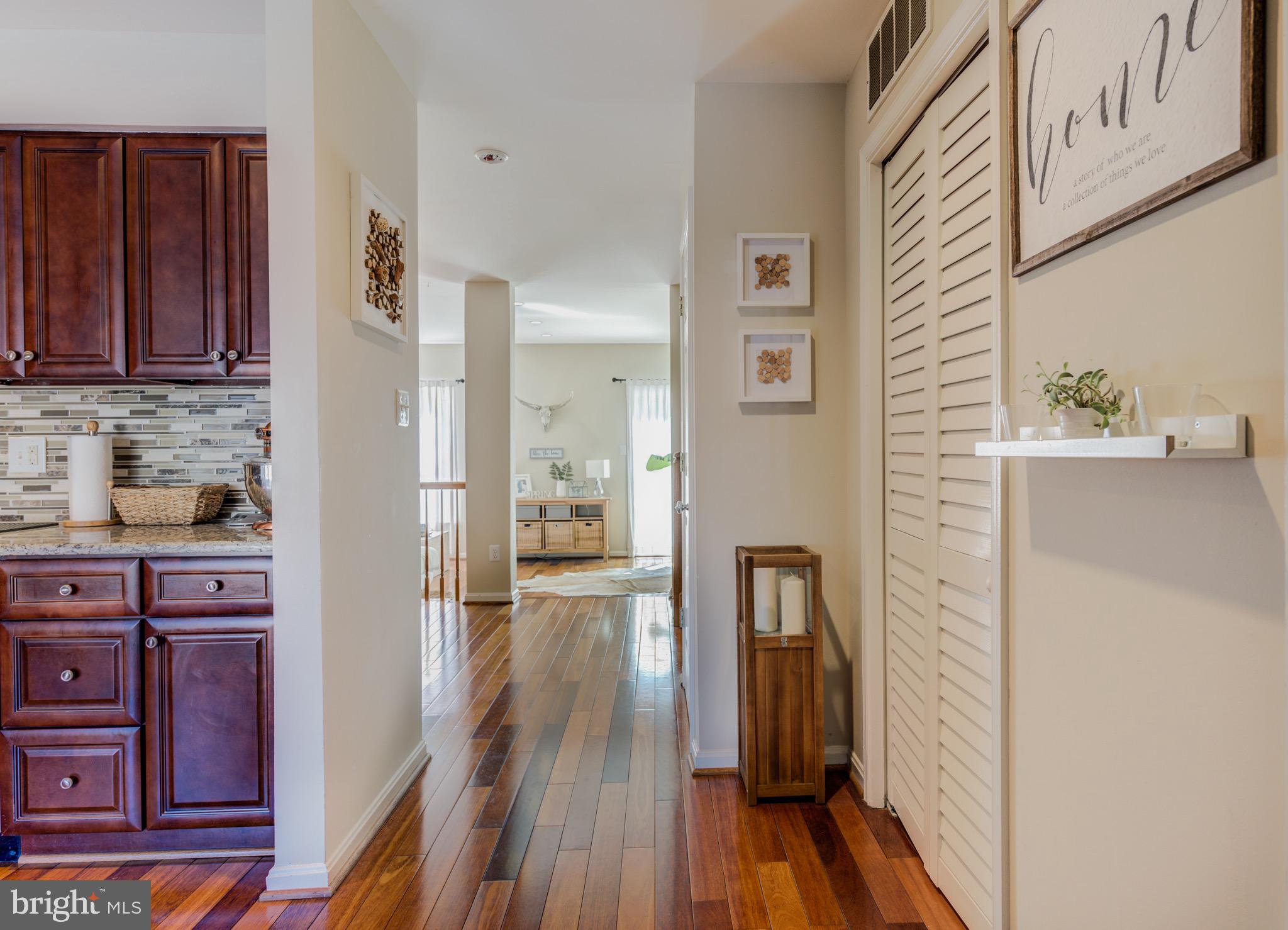 22061 Manning Square Sterling, VA 20166 - Photo 2 of 33