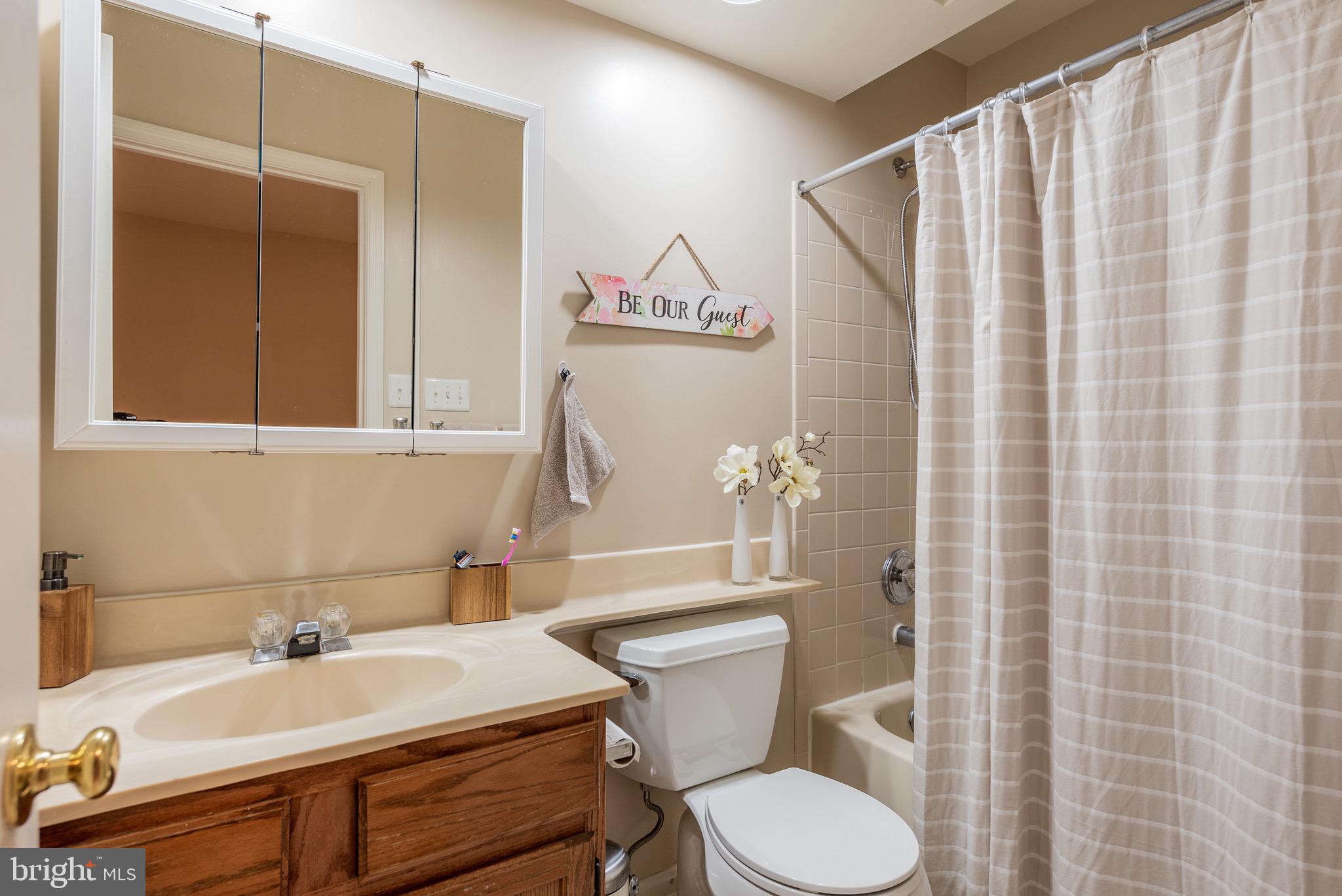 22061 Manning Square Sterling, VA 20166 - Photo 21 of 33