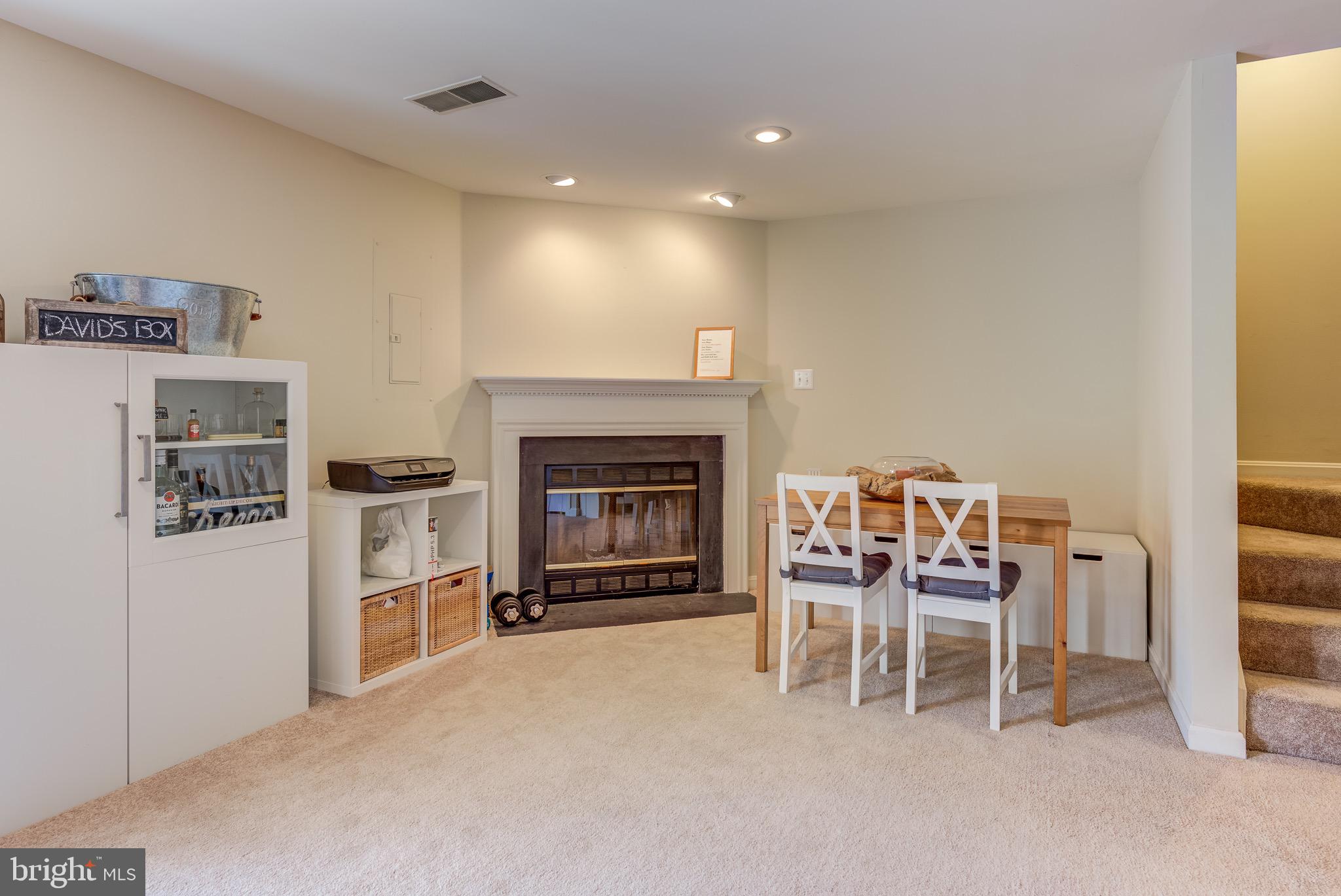 22061 Manning Square Sterling, VA 20166 - Photo 22 of 33