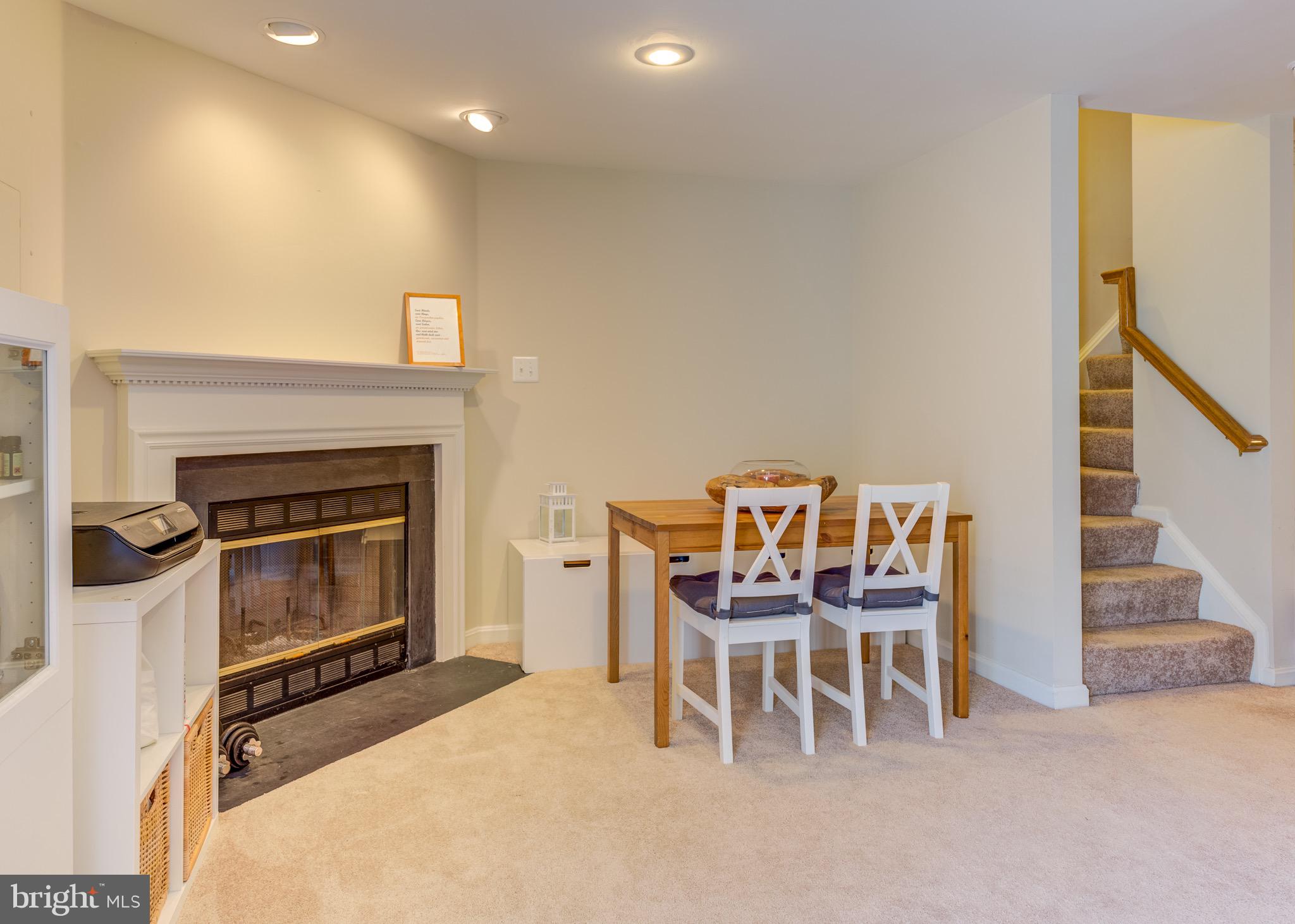 22061 Manning Square Sterling, VA 20166 - Photo 23 of 33