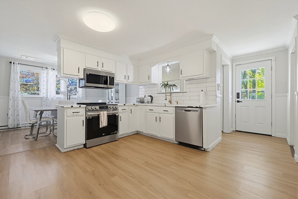 7 Miscoe Road Worcester, MA 01604 - Photo 6 of 42