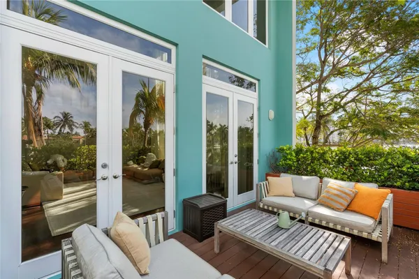 $6,000,000 | 6001 Laguna Path South, Miami Beach, FL 33141