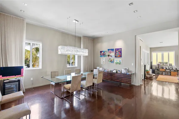 $6,000,000 | 6001 Laguna Path South, Miami Beach, FL 33141