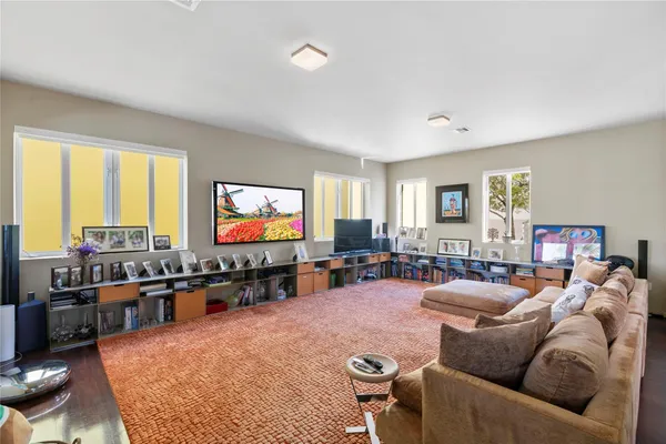 $6,000,000 | 6001 Laguna Path South, Miami Beach, FL 33141
