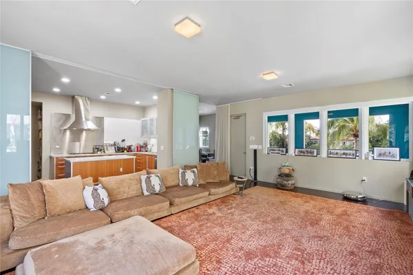 $6,000,000 | 6001 Laguna Path South, Miami Beach, FL 33141