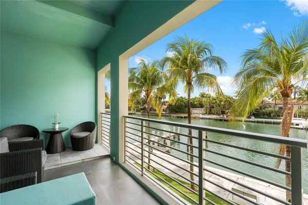 $6,000,000 | 6001 Laguna Path South, Miami Beach, FL 33141