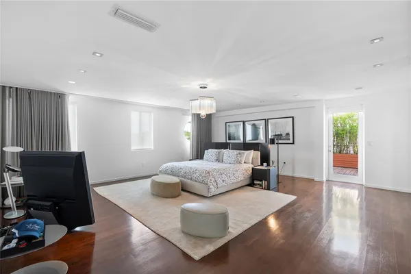 $6,000,000 | 6001 Laguna Path South, Miami Beach, FL 33141