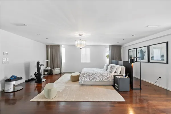 $6,000,000 | 6001 Laguna Path South, Miami Beach, FL 33141