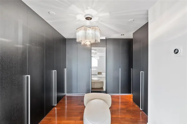 $6,000,000 | 6001 Laguna Path South, Miami Beach, FL 33141