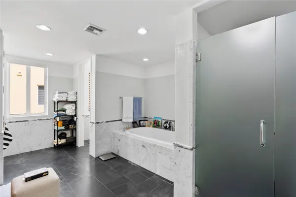 $6,000,000 | 6001 Laguna Path South, Miami Beach, FL 33141