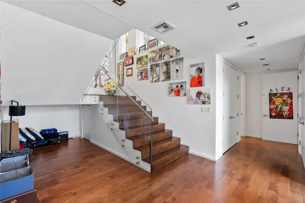 $6,000,000 | 6001 Laguna Path South, Miami Beach, FL 33141