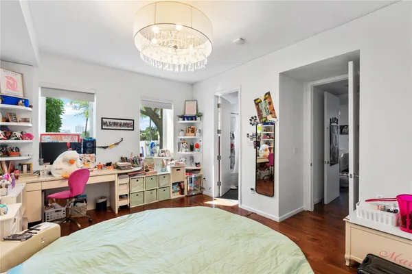 $6,000,000 | 6001 Laguna Path South, Miami Beach, FL 33141