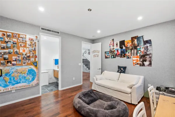 $6,000,000 | 6001 Laguna Path South, Miami Beach, FL 33141