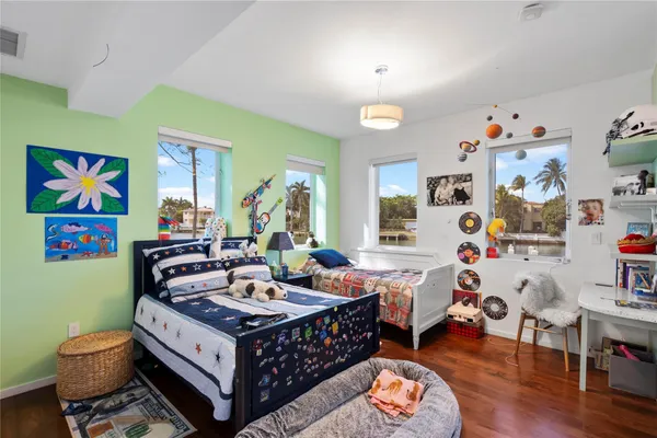 $6,000,000 | 6001 Laguna Path South, Miami Beach, FL 33141