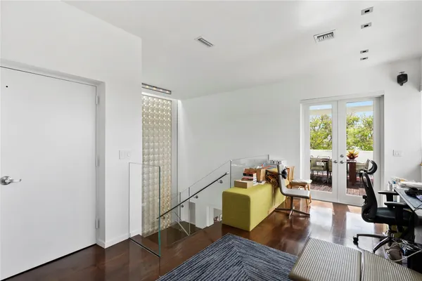 $6,000,000 | 6001 Laguna Path South, Miami Beach, FL 33141