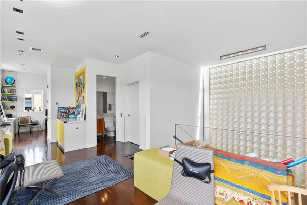 $6,000,000 | 6001 Laguna Path South, Miami Beach, FL 33141