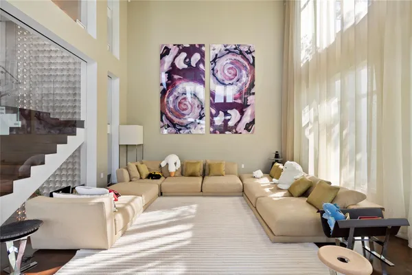 $6,000,000 | 6001 Laguna Path South, Miami Beach, FL 33141