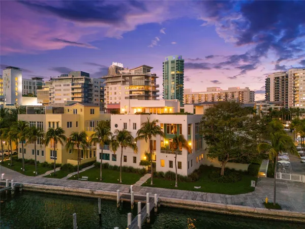$6,000,000 | 6001 Laguna Path South, Miami Beach, FL 33141