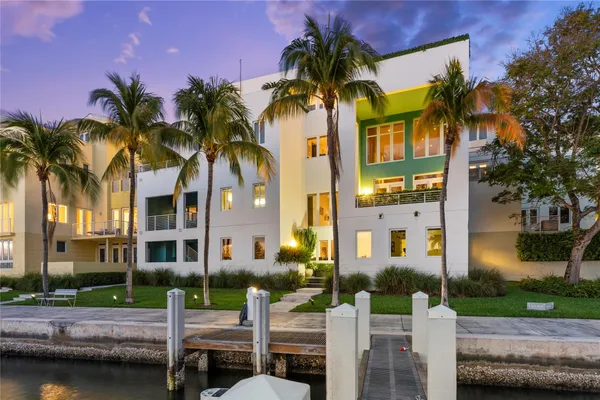 $6,000,000 | 6001 Laguna Path South, Miami Beach, FL 33141